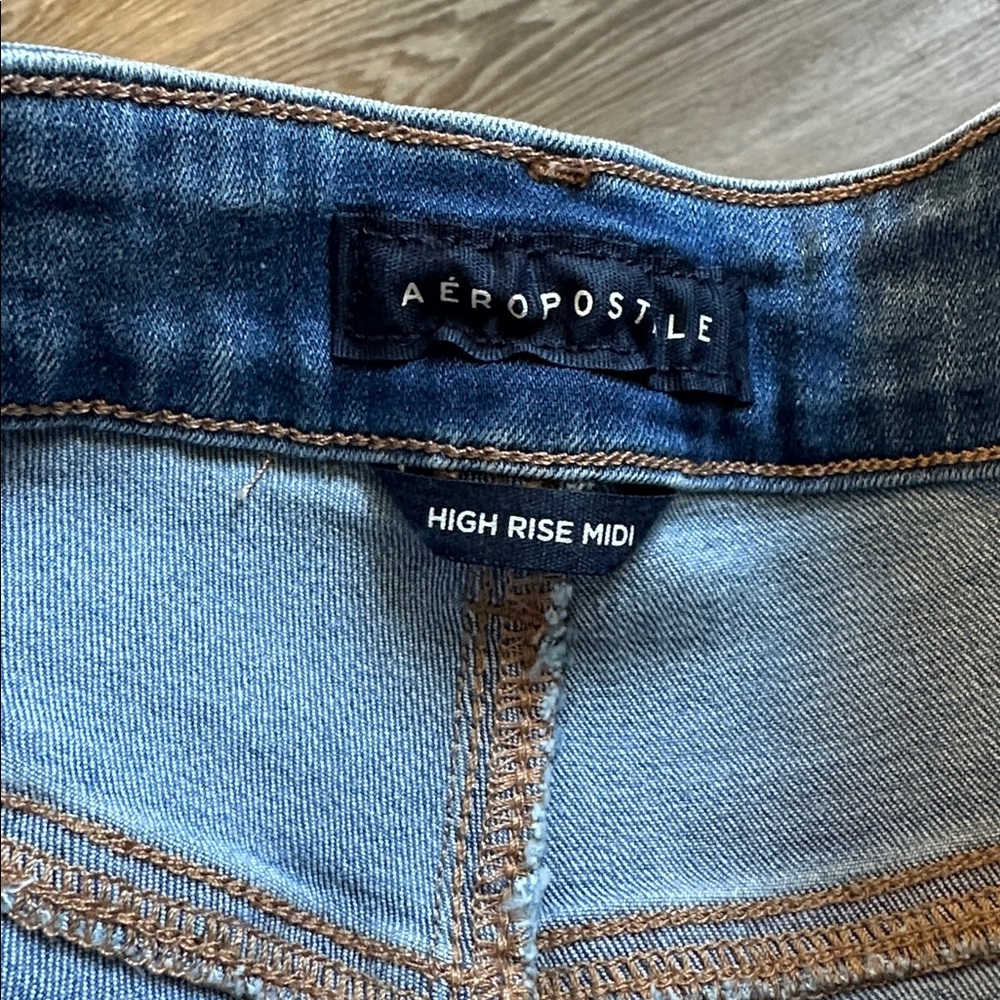 Aeropostale Women's Blue Denim High Rise Midi Shorts 3” - Picture 6 of 6